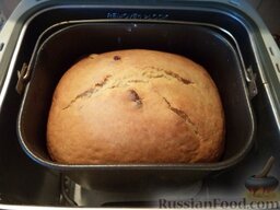 Пасхальный кулич в хлебопечке: Открыть хлебопечку. Аккуратно вынуть готовый кулич.