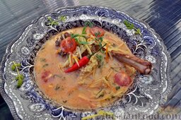 Сливочно-мятный суп с бараниной и булгуром: Подаем готовый суп из баранины. Приятного аппетита!