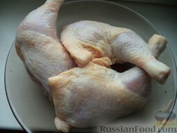 Курица, тушенная в томатном соусе: Как приготовить курицу в томатном соусе:    Курицу (или окорочка) помыть, обсушить.