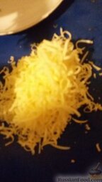 Спагетти с курицей и грибами в сливочно-сырном соусе: Трем сыр.