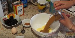 Овсяное печенье с корицей и изюмом: Как приготовить овсяное печенье с корицей и изюмом:    Взбиваем размягченное сливочное масло с сахаром.