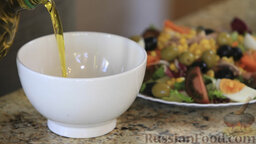 Средиземноморский салат (ensalada mediterranea): Оливковое масло.