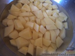 Постный суп-гуляш: Как приготовить постный суп-гуляш:    Картофель очистить, вымыть, нарезать кубиками.