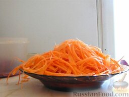 Говядина с черносливом: Как приготовить говядину с черносливом:    Натереть морковь на терке.