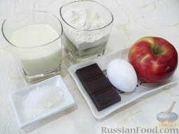 Яблочные оладьи с шоколадом: Необходимые ингредиенты для яблочных оладий с шоколадом: мука, молоко, яблоко, яйцо, черный шоколад, сахар, соль, растительное рафинированное масло.