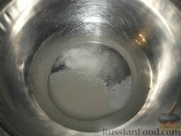 Лаваш грузинский: В остальной воде растворить соль.