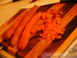 Мясной салат с яблоками: Морковь и картофель так же нарезать.