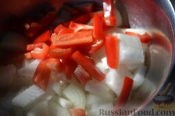 Халасле - венгерский рыбный суп: Перец - небольшой соломкой.