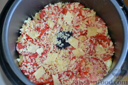 Рататуй в мультиварке-скороварке: На помидоры выкладываю натёртый сыр.