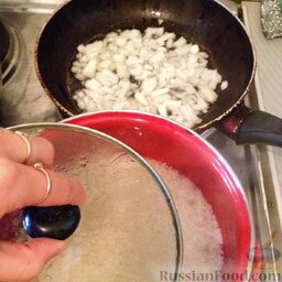 Фаршированная утка: Поставить вариться рис до полуготовности.