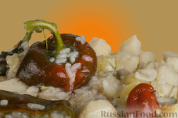 Рагу с картошкой и рисом (в казане): Рагу замечательно подойдет к домашним колбаскам, испеченным на гриле.  Приятного аппетита! Готовьте, экспериментируйте и к черту каноны!:)))