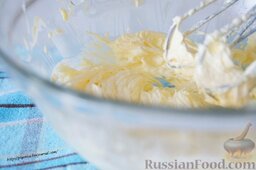 Пирожное "Воздушное" (ГОСТ): Масло взбить с ванильным сахаром.