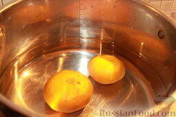 Тыквенное варенье с мандаринами (вариант с имбирем и лимоном): Мандарины с кожурой сварить в 2 л воды в течение 1 часа. Мандарины вынуть и остудить. Воду не выливать!!