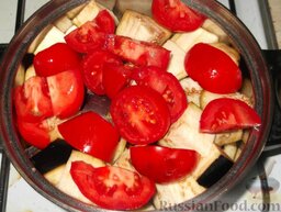 Тыква с баклажанами и помидорами: Добавить помидоры.