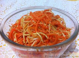 Морковь с сельдереем по-корейски: Такой овощной салат отлично сочетается с любым мясом, птицей или рыбными блюдами.  Приятного аппетита!