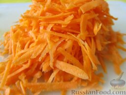 Плов из гречки: Морковь натереть на крупной терке.
