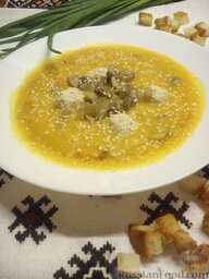 Крем-суп из тыквы и картофеля с фрикадельками и гренками
