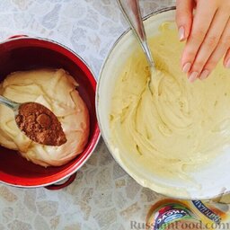 Мраморный кекс: Тесто разделить пополам, в одну половину добавить какао.
