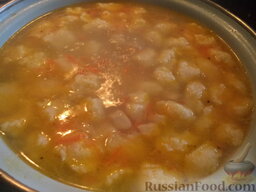 Суп с куриной грудкой и клецками: Простой суп с куриной грудкой и клецками готов.  Приятного аппетита!