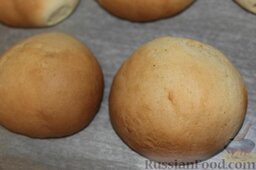 Печенье "Персики": Поставить в разогретую духовку, выпекать примерно 20 минут при 200 градусах. Вынуть половинки из духовки.