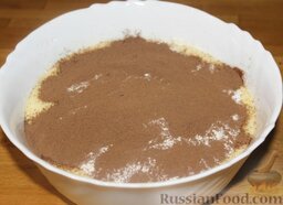 Шоколадный пирог: Маргарин, кефир с содой и яйца с сахаром соединить и перемешать.   Всыпать муку и какао.