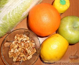 Салат из пекинской капусты, с апельсином, яблоком, орехами: Ингредиенты для салата перед вами.