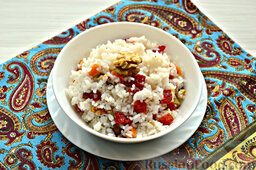 Кутья из риса с орехами и сухофруктами: Подавать к столу охлажденной.