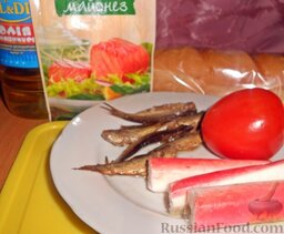 Бутерброды со шпротами и крабовыми палочками: Ингредиентов потребуется самая малость.