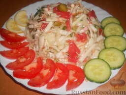Салат из редьки с капустой и грейпфрутом: Украсить салат овощами и можно приступать к трапезе:)