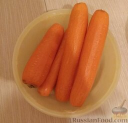 Морковь по-корейски: Морковь вымыть, очистить, натереть на терке для корейской моркови.