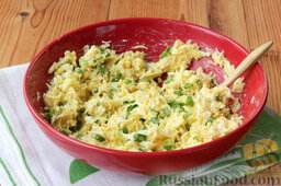 Салат из яиц: Перемешиваем вязкую массу.
