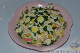 Салат из крабовых палочек: Красиво украшенный салатик приятнее кушать!