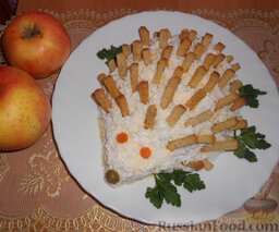 Слоеный салат "Ёжик" с сухариками: Приятного аппетита!