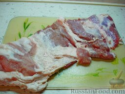 Мясной рулет из свиного подчеревка со шпинатом: Как приготовить мясной рулет из свиного подчеревка: Раскрыть подчеревок, подрезая утолщенные места, как книгу.
