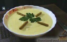 Суп-пюре с сельдереем: Украшаем готовый суп-пюре из сельдерея зеленью.  ПРИЯТНОГО АППЕТИТА!
