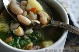 Суп с фасолью, на курином бульоне: Суп с фасолью на курином бульоне можно подавать к столу. Приятного аппетита!
