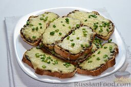 Бутерброды на праздничный стол (с грибами и сыром): Можно подавать бутерброды на праздничный стол. Приятного аппетита!
