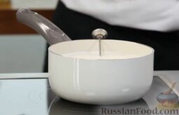 Лазанья с рикоттой: Как приготовить лазанью с рикоттой:    Начнем с приготовления рикотты. Ставим на огонь молоко.