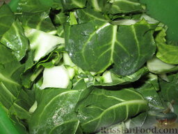 Мангольд: Как приготовить салат из мангольда:    Мангольд разобрать и тщательно вымыть. Нарезать кусочками по 2-3 см.