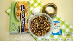 Печенье "Ушки" с орехами: Подготовить ингредиенты для приготовления печенья  