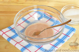 Кулич в мультиварке: Как приготовить пасхальный кулич в мультиварке:    В миске разотрём дрожжи с сахаром (1 ст.ложка).