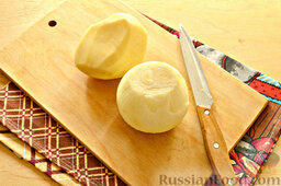Мандирмак (овощи с яйцом на сковороде): Как приготовить мандирмак (овощи с яйцом на сковороде):    Очищаем от шелухи репчатый лук, а с картофельных клубней снимаем кожуру.