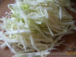 Легкий овощной салат с сыром тофу: Как приготовить овощной салат с тофу:    Капусту нарезать соломкой, посолить, перетереть с солью немного.