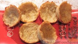 Тарталетки из картофеля: Тарталетки из картофеля готовы! Такие корзинки можно наполнять всевозможными начинками.   Приятного аппетита!