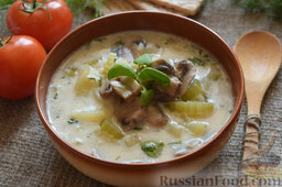 Сырный суп (в мультиварке): Разольём ароматный сырный супчик по тарелкам и позовём всех к столу.  Приятного аппетита!