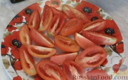 Вяленые помидоры (в микроволновой печи): Выложить на плоскую тарелку в один слой.