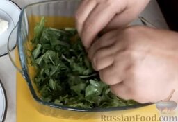 Салат с вялеными помидорами и рукколой: Как приготовить итальянский салат с вялеными помидорами и рукколой:    Зелень порвать руками.