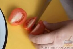 Вяленые помидоры (в духовке): Помидоры разрезать на 4 части.