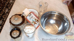 Блинчики с корицей: Подготовить ингредиенты для приготовления блинчиков с корицей.