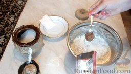 Блинчики с корицей: В мучную смесь добавить пол чайной ложки соли, 3 чайной ложки сахара, 2 чайные ложки корицы и 1 чайную ложку разрыхлителя.
